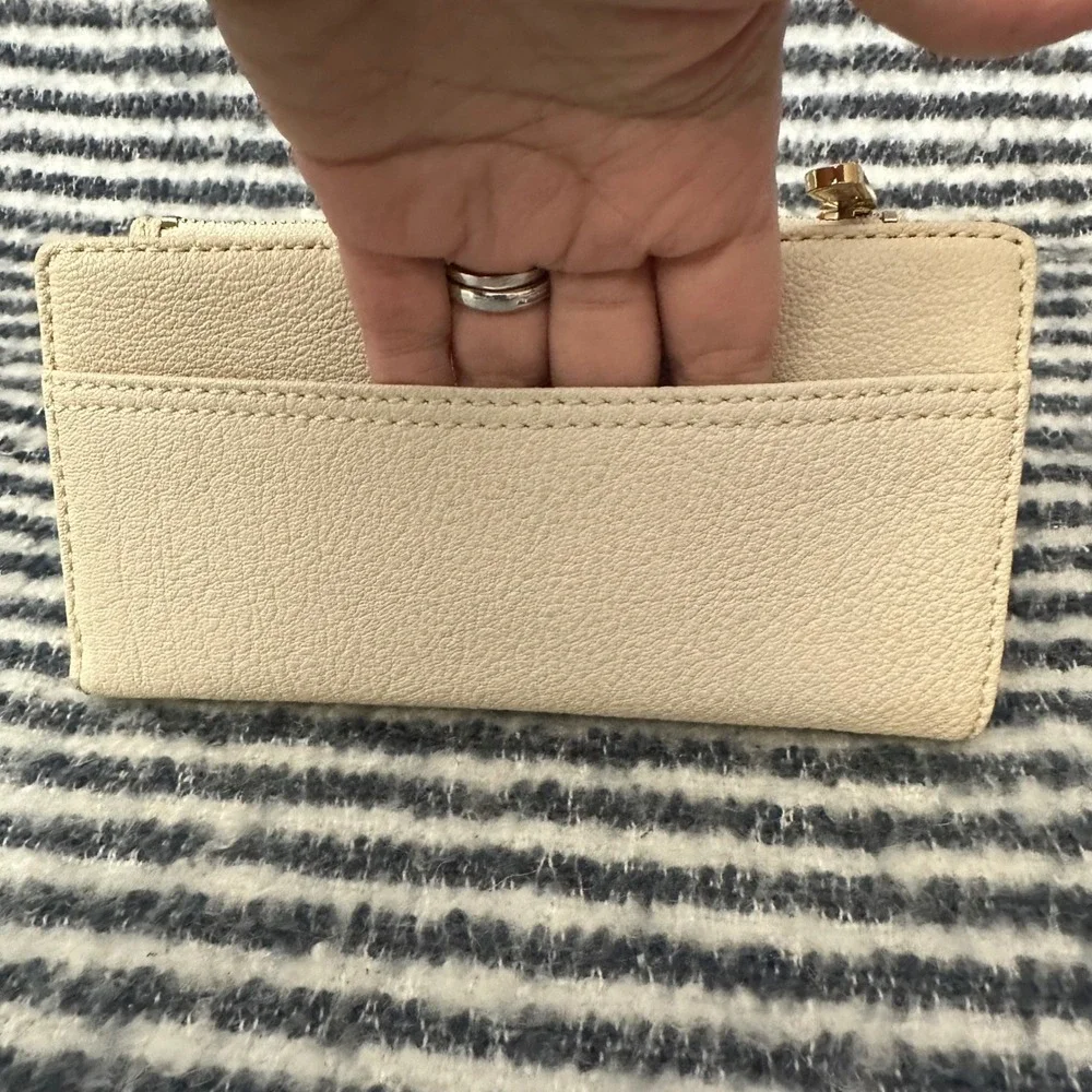 Michael Kors Saratoga Continental‎ Zip-Wallet Off White Soft Leather Elegant - Picture 3 of 10